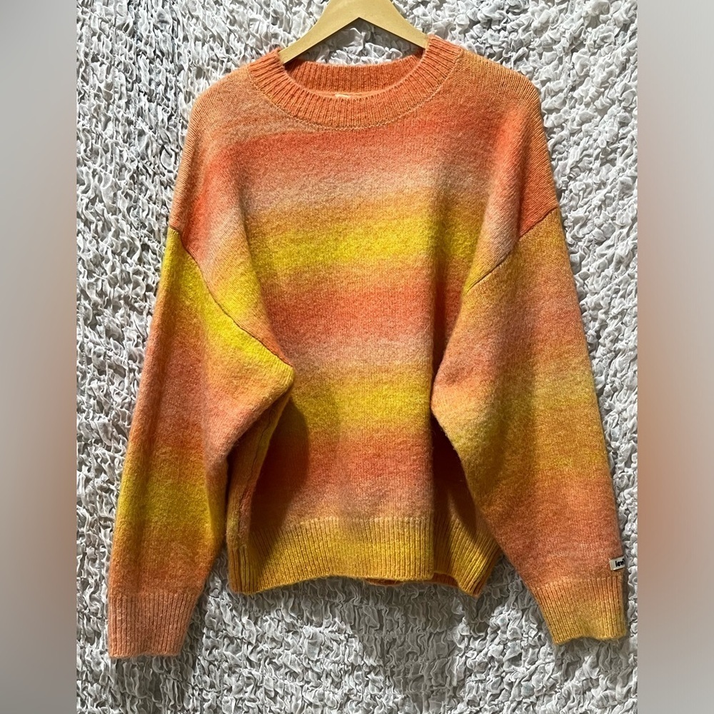 LEVIS COZY CLOUD CREWNECK SWEATER, SUNRISE INSPIRED COLORS WOMEN SIZE M